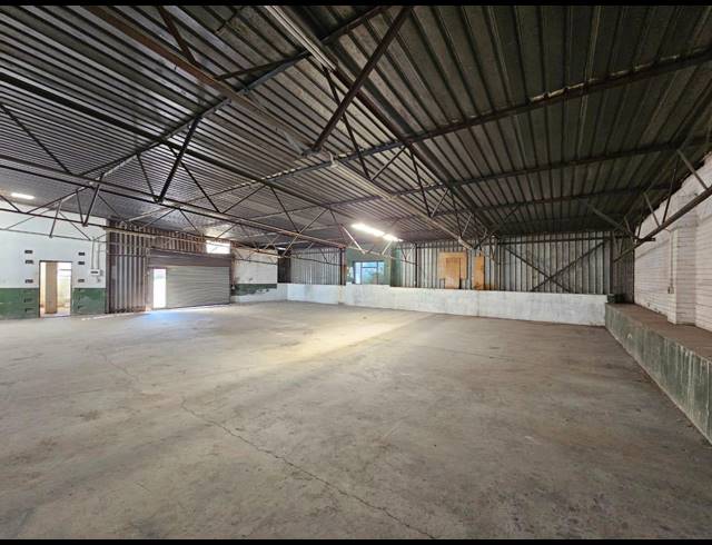 256M² WAREHOUSE TO LET IN MALVERN